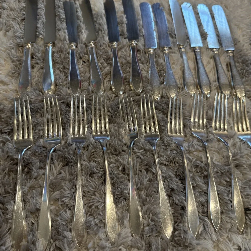 Antique Wm Rogers Pat 18 X12 Silverplate Flatware 12 Knives 11 Forks 23Pc